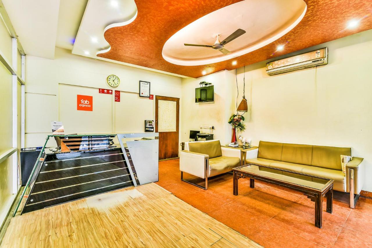 Fabexpress Grand Shoba Hotel New Delhi Exterior photo